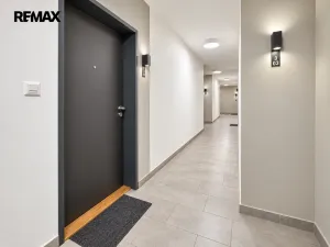 Pronájem bytu 2+kk, Praha - Holešovice, Jankovcova, 52 m2