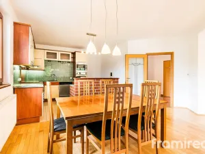 Prodej rodinného domu, Ohrobec, Krátká, 400 m2