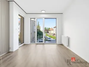Pronájem bytu 1+kk, Hradec Králové, Na Střezině, 35 m2