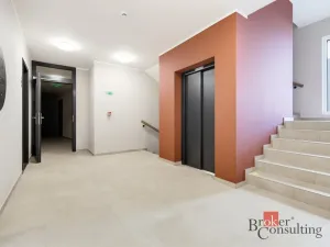 Pronájem bytu 1+kk, Hradec Králové, Na Střezině, 35 m2