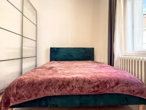 Pronájem bytu 2+kk, Praha - Vinohrady, Rybalkova, 39 m2