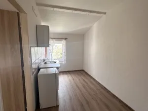 Pronájem bytu 1+1, Karlovy Vary, Závodu míru, 40 m2