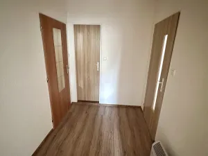 Pronájem bytu 1+1, Karlovy Vary, Závodu míru, 40 m2