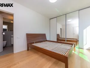 Pronájem bytu 2+kk, Praha - Vršovice, Altajská, 66 m2