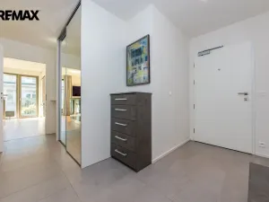 Pronájem bytu 2+kk, Praha - Vršovice, Altajská, 66 m2
