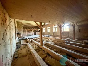 Prodej rodinného domu, Žerčice, 550 m2