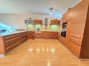 Pronájem bytu 2+kk, Praha - Břevnov, Šlikova, 78 m2