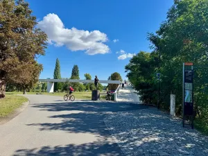 Pronájem bytu 2+kk, Praha - Karlín, Švarcova, 51 m2