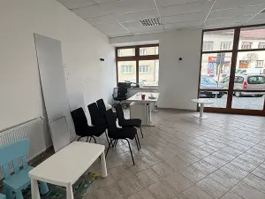 Pronájem obchodního prostoru, Náměšť nad Oslavou, Masarykovo nám., 42 m2