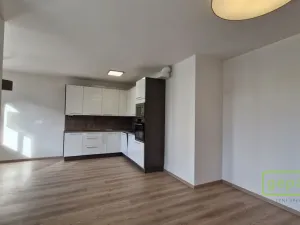Pronájem bytu 3+kk, Praha - Vysočany, Pod Harfou, 85 m2