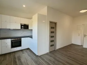 Pronájem bytu 2+kk, Cheb, Osvobození, 50 m2