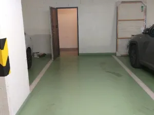 Pronájem garážového stání, Praha - Hloubětín, Modrého, 16 m2