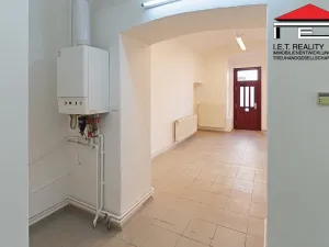 Pronájem obchodního prostoru, Praha - Žižkov, Husitská, 47 m2