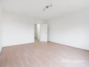 Pronájem bytu 3+kk, Praha - Vysočany, Strnadových, 89 m2