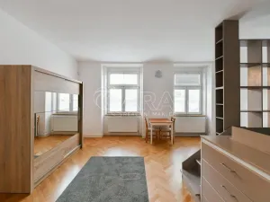 Pronájem bytu 2+kk, Praha - Nusle, Táborská, 56 m2