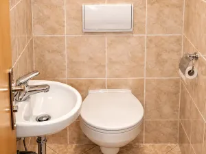 Pronájem bytu 2+kk, Praha - Strašnice, Názovská, 63 m2