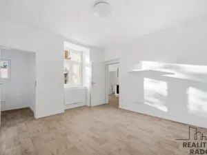 Pronájem bytu 1+1, Pardubice, Teplého, 35 m2
