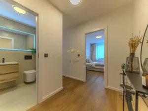 Prodej bytu 2+kk, Praha - Kobylisy, Taussigova, 42 m2