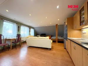 Prodej restaurace, Velké Žernoseky, 438 m2