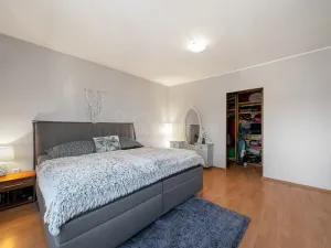 Prodej bytu 3+1, Ostrov, Nádražní, 89 m2