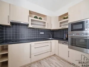 Pronájem bytu 2+kk, Pardubice, Dubinská, 73 m2