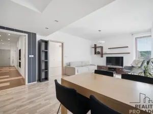Pronájem bytu 2+kk, Pardubice, Dubinská, 73 m2