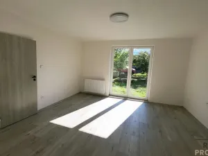 Pronájem bytu 2+1, Komorní Lhotka, 60 m2