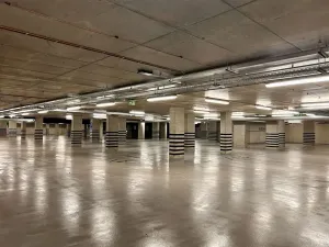 Pronájem garážového stání, Brno, Bratislavská, 14 m2
