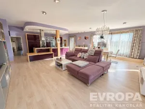 Pronájem bytu 3+kk, Plzeň - Jižní Předměstí, U Borského parku, 153 m2