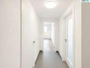 Prodej bytu 2+kk, Praha - Modřany, Kolmanova, 51 m2