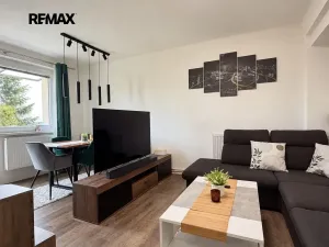 Prodej bytu 3+kk, Ostroměř, Školní, 82 m2