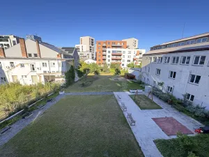 Pronájem bytu 1+kk, Praha - Holešovice, Na Maninách, 33 m2