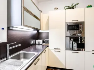 Pronájem vícegeneračního domu, Praha - Písnice, Putimská, 1500 m2