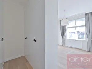 Pronájem bytu 3+1, Praha - Vinohrady, náměstí Jiřího z Poděbrad, 137 m2
