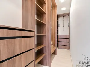 Prodej bytu 2+kk, Ostrava, Vrázova, 79 m2
