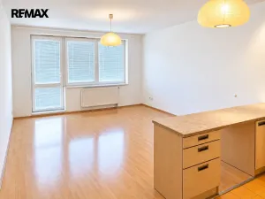 Pronájem bytu 1+kk, Praha - Hostavice, U Hostavického potoka, 40 m2