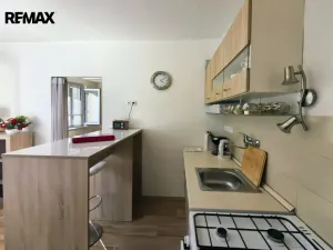 Prodej bytu 1+1, Loket, Sportovní, 36 m2