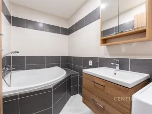 Prodej bytu 4+1, Chlumec, Vyklická, 81 m2