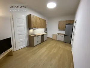 Pronájem bytu 2+kk, Praha, Ladova, 40 m2