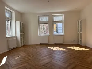Pronájem bytu 4+1, Děčín, Husovo nám., 156 m2