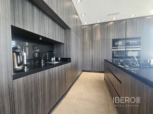 Prodej rodinného domu, Algeciras, Španělsko, Calle del Cabo Roig, 479 m2