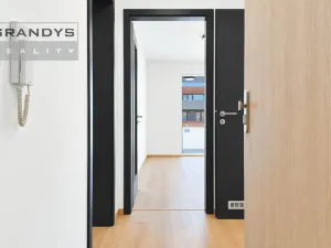 Pronájem bytu 2+kk, Praha, Mecháčková, 61 m2