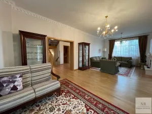 Pronájem rodinného domu, Kolová, 372 m2