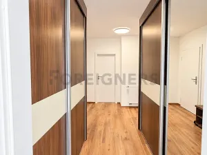 Pronájem bytu 2+kk, Plzeň, Veverkova, 66 m2