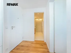 Pronájem bytu 2+kk, Praha - Radlice, U Komína, 41 m2