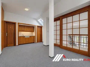 Pronájem vily, Zlín, Vršava I, 477 m2