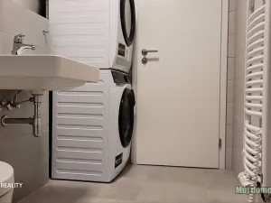 Pronájem bytu 1+kk, Praha - Modřany, Komořanská, 36 m2