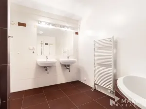 Prodej bytu 3+kk, Praha - Smíchov, U Dívčích hradů, 98 m2