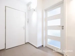 Pronájem bytu 2+kk, Praha - Libeň, Zenklova, 49 m2