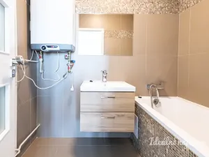 Pronájem bytu 2+kk, Praha - Libeň, Zenklova, 49 m2
